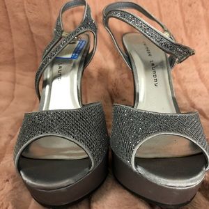 CHINESE LAUNDRY SLIVER NIGHTLIGHT STRAPY HEEL
